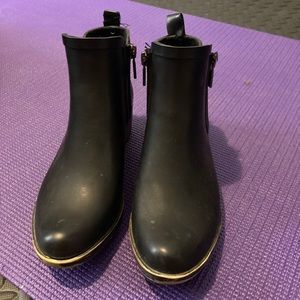 Black rain booties